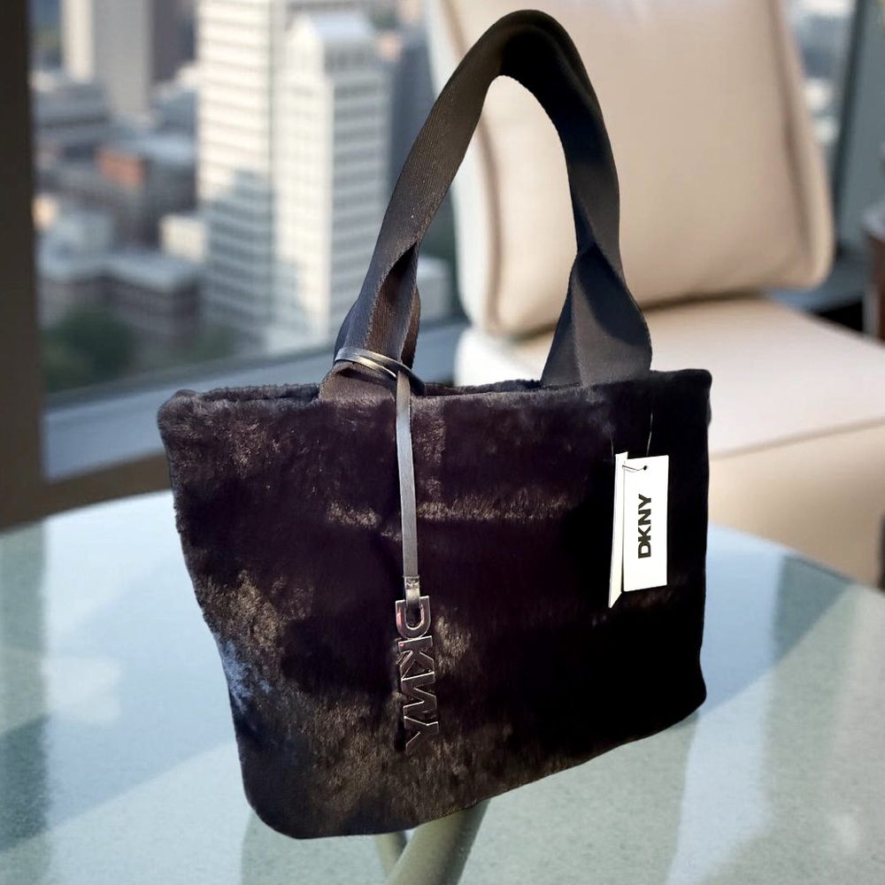 DKNY NWT Beautiful Black Faux Fur Quilted Reversible Roni Tote Bag (P091)